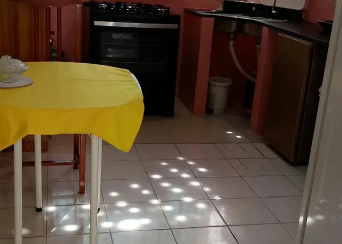 Acomodação com café da manhã  Pucrs